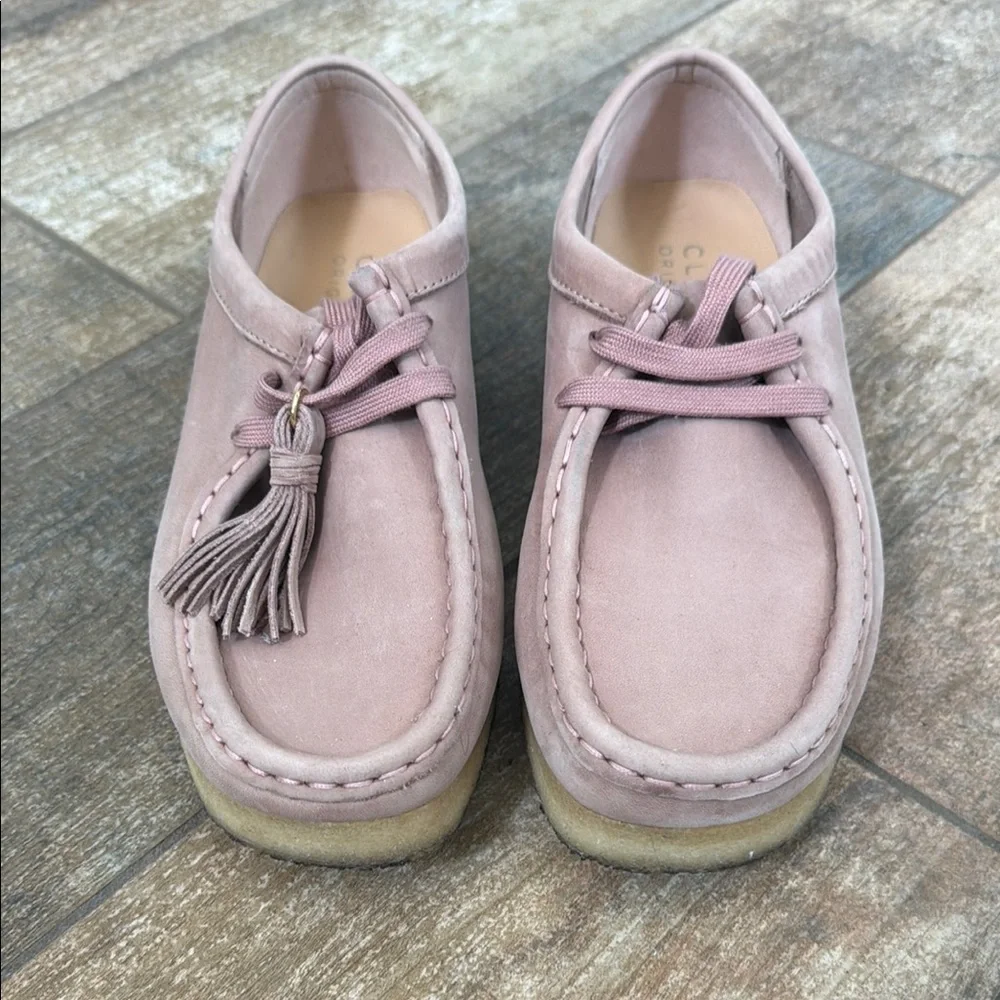 Clarks Ladies Pink Suede Tassel Walabees. - Picture 1 of 6
